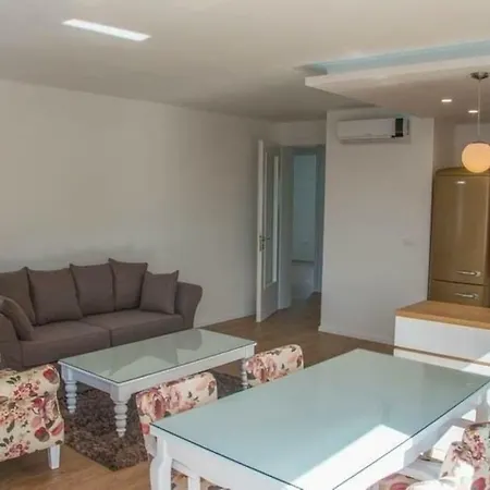 Luxury And Design Apt 3 Bricks With Balcony Appartement *